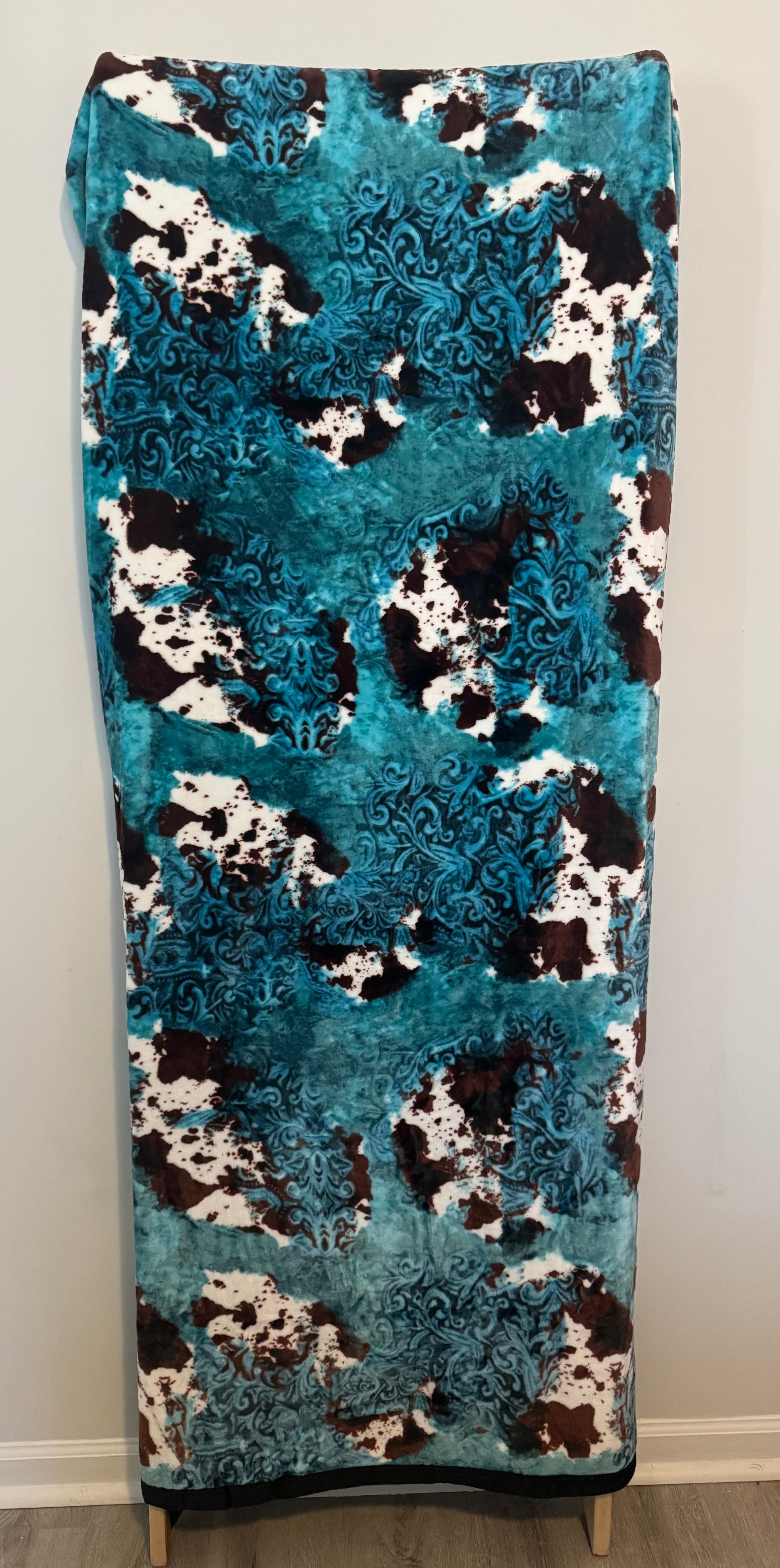 Turquoise Cowhide Flannel Blanket