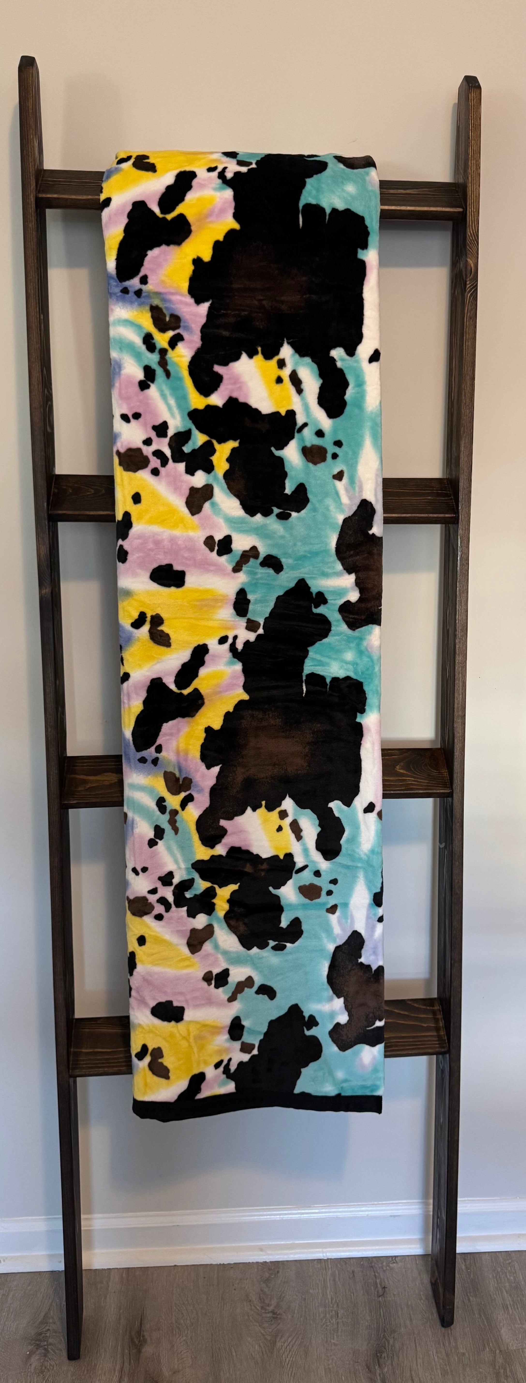 Tie-Dye Cowhide Flannel Blanket