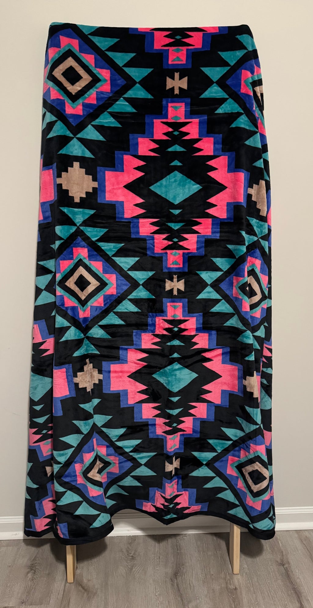 Southwestern Aztec Flannel Blanket - Turquoise & Pink