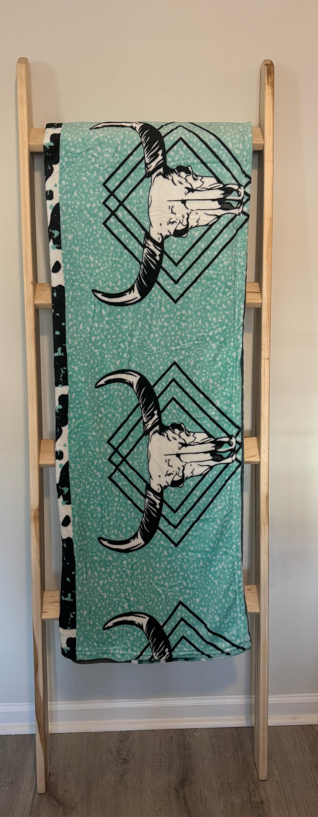 Southwestern Cowhide & Longhorn Fleece Blanket