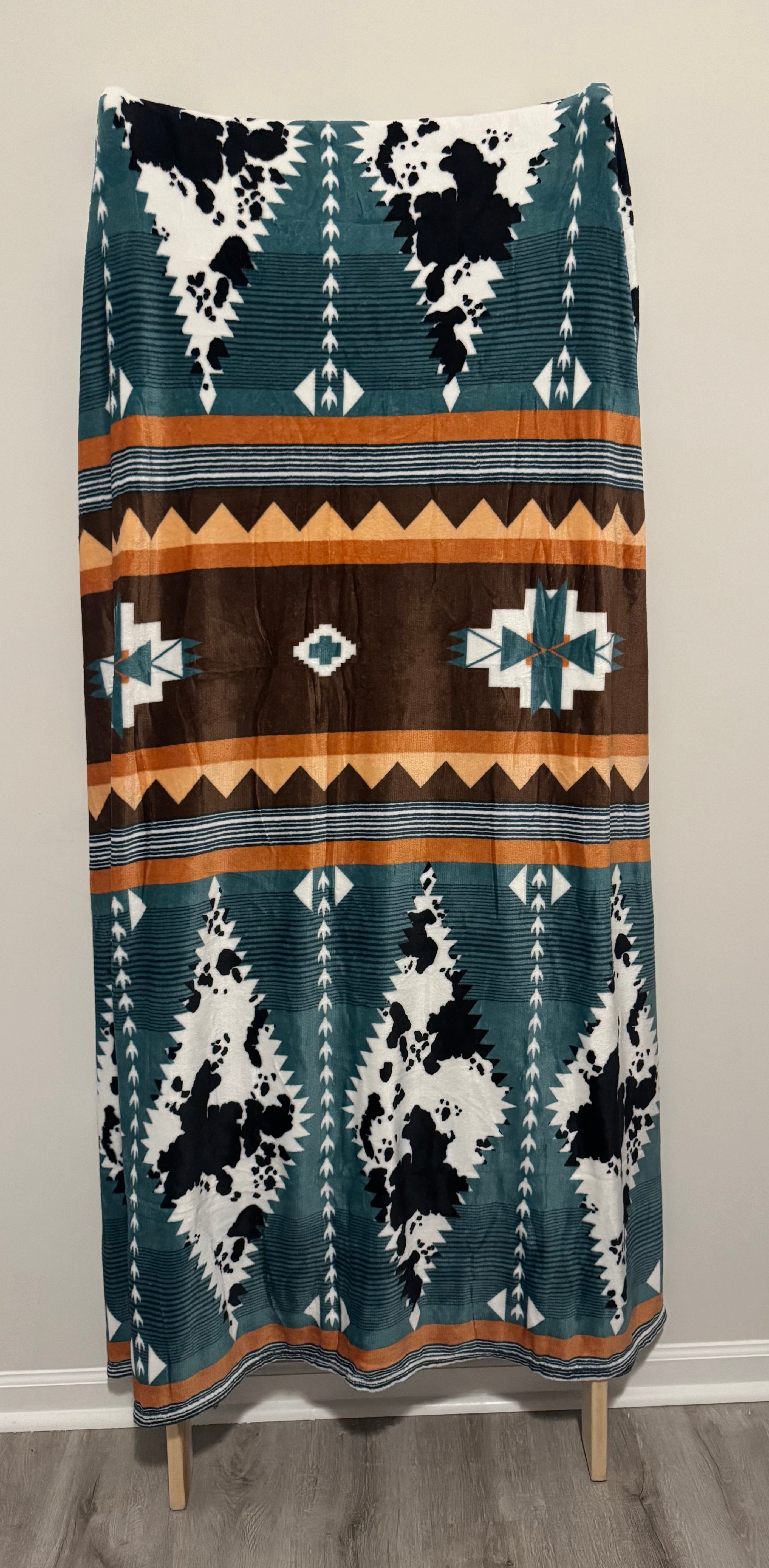 Southwestern Cowhide & Aztec Fleece Blanket