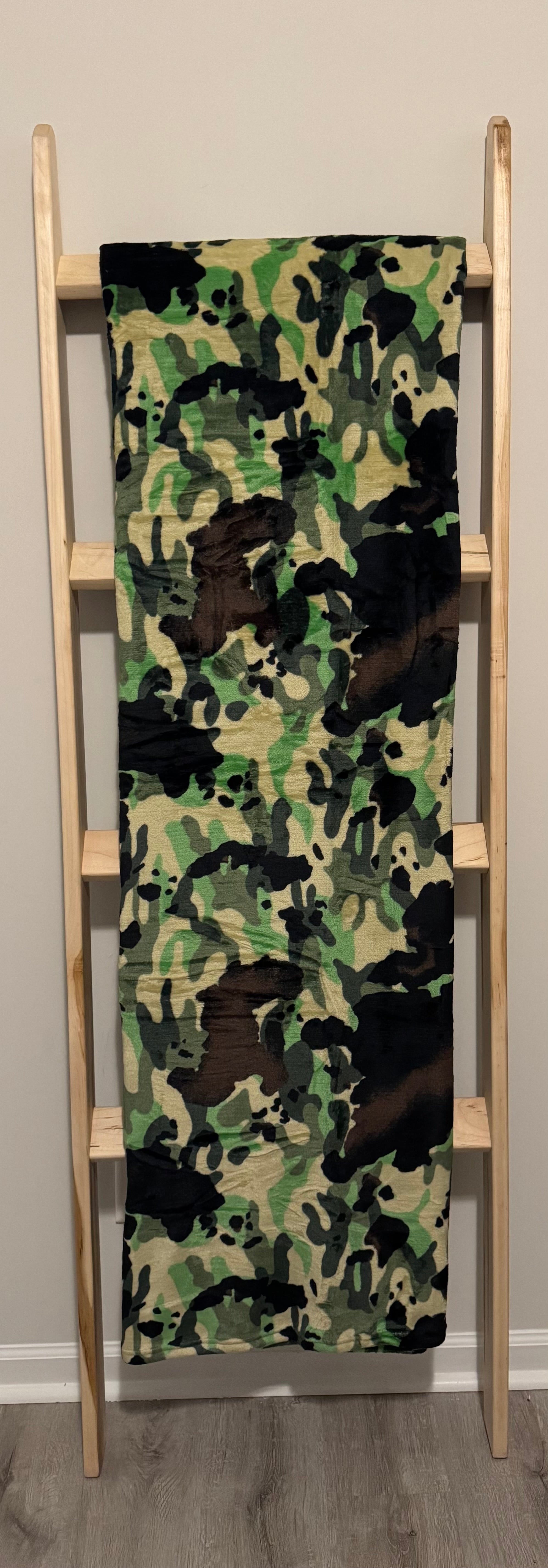 Camo Fleece Blanket - Green Camouflage