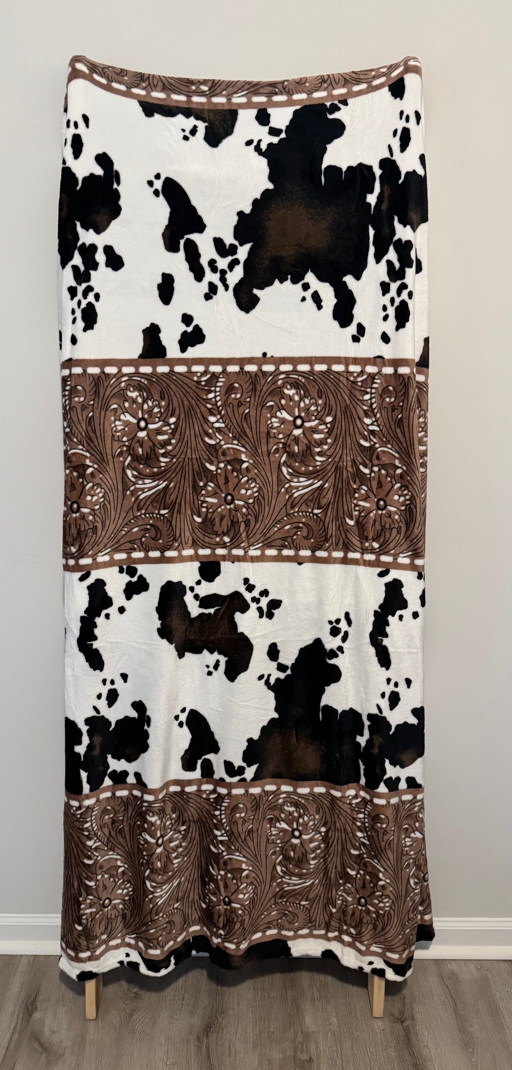Western Cowhide Fleece Blanket - Tooled Leather Design