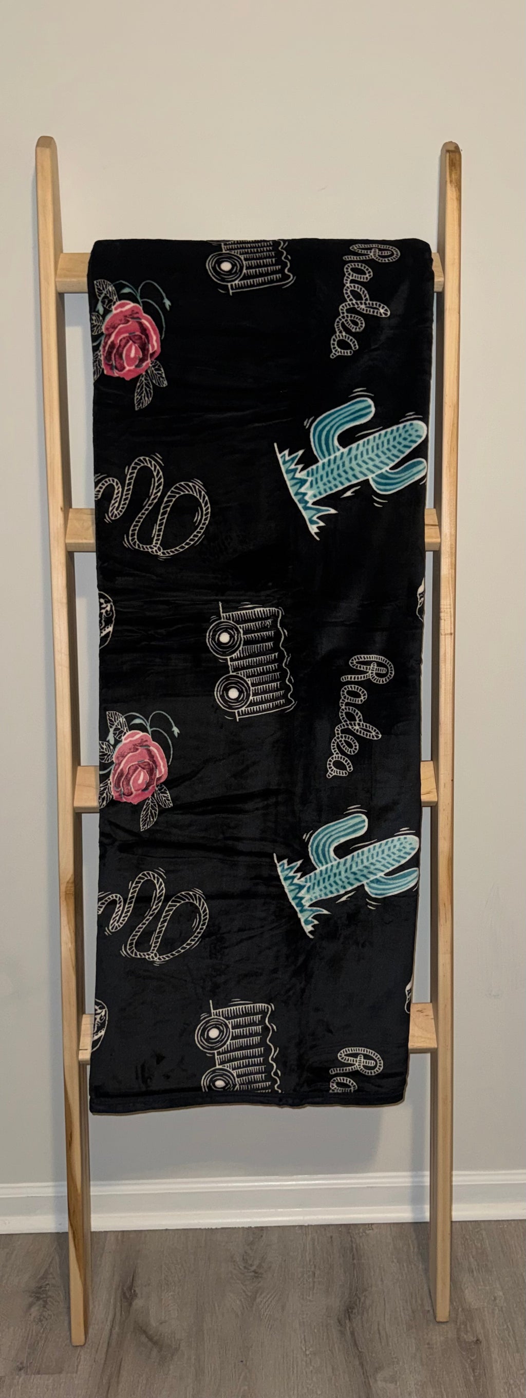 Rodeo Flannel Blanket - Sugar Skulls & Cacti