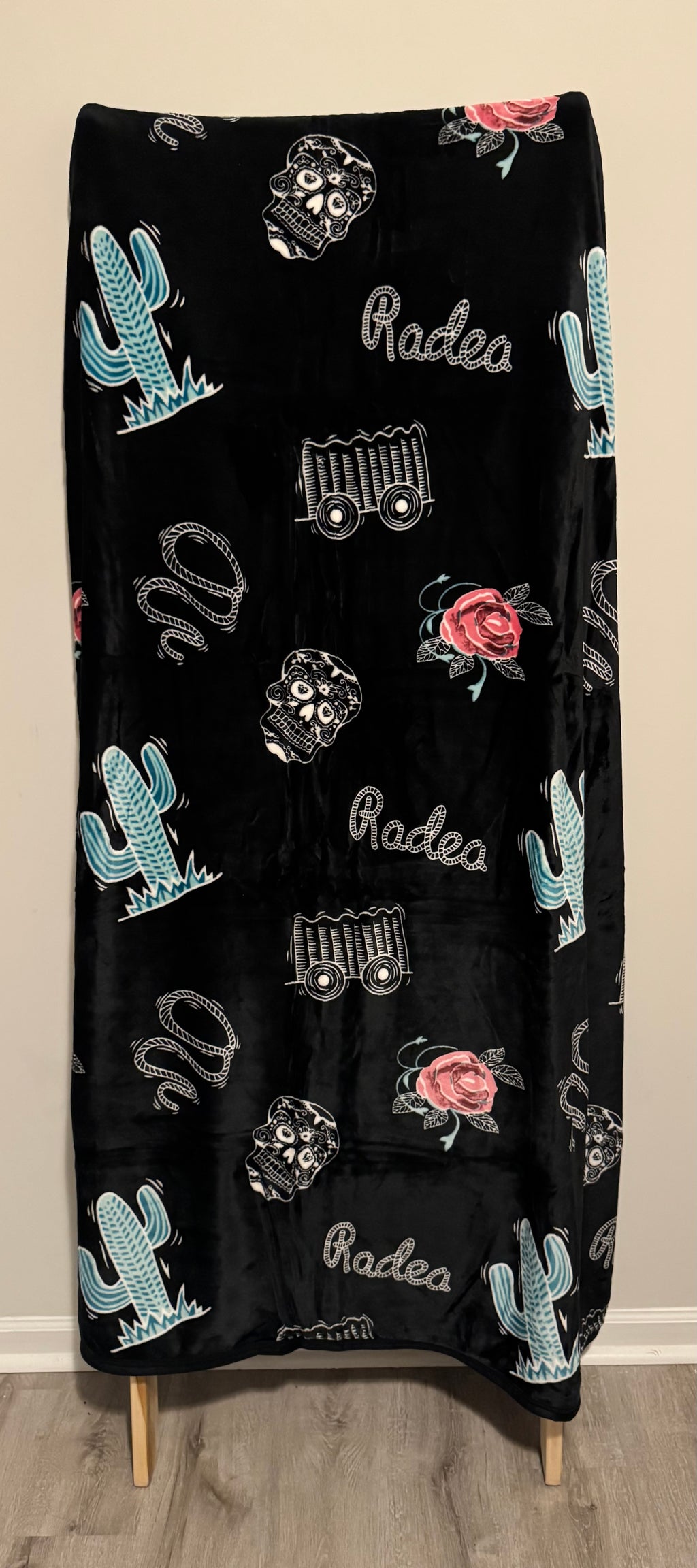 Rodeo Flannel Blanket - Sugar Skulls & Cacti